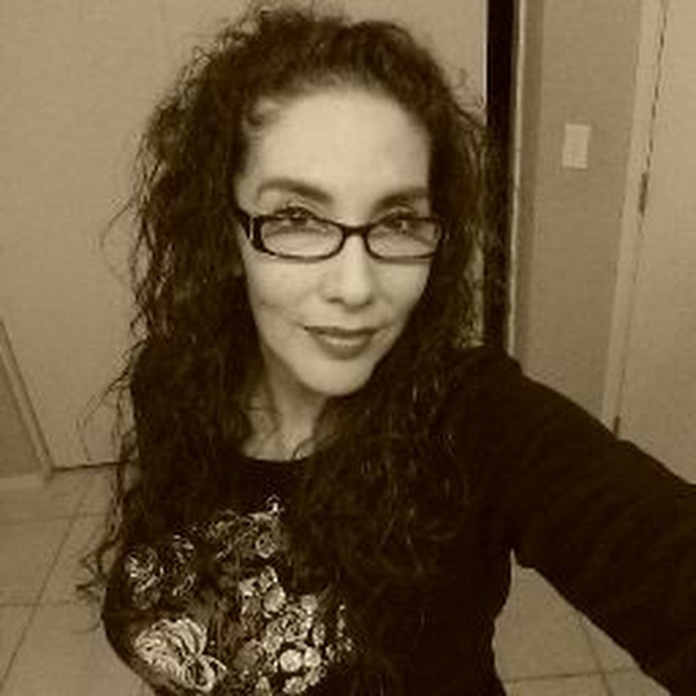 Meet your Posher, Rosana